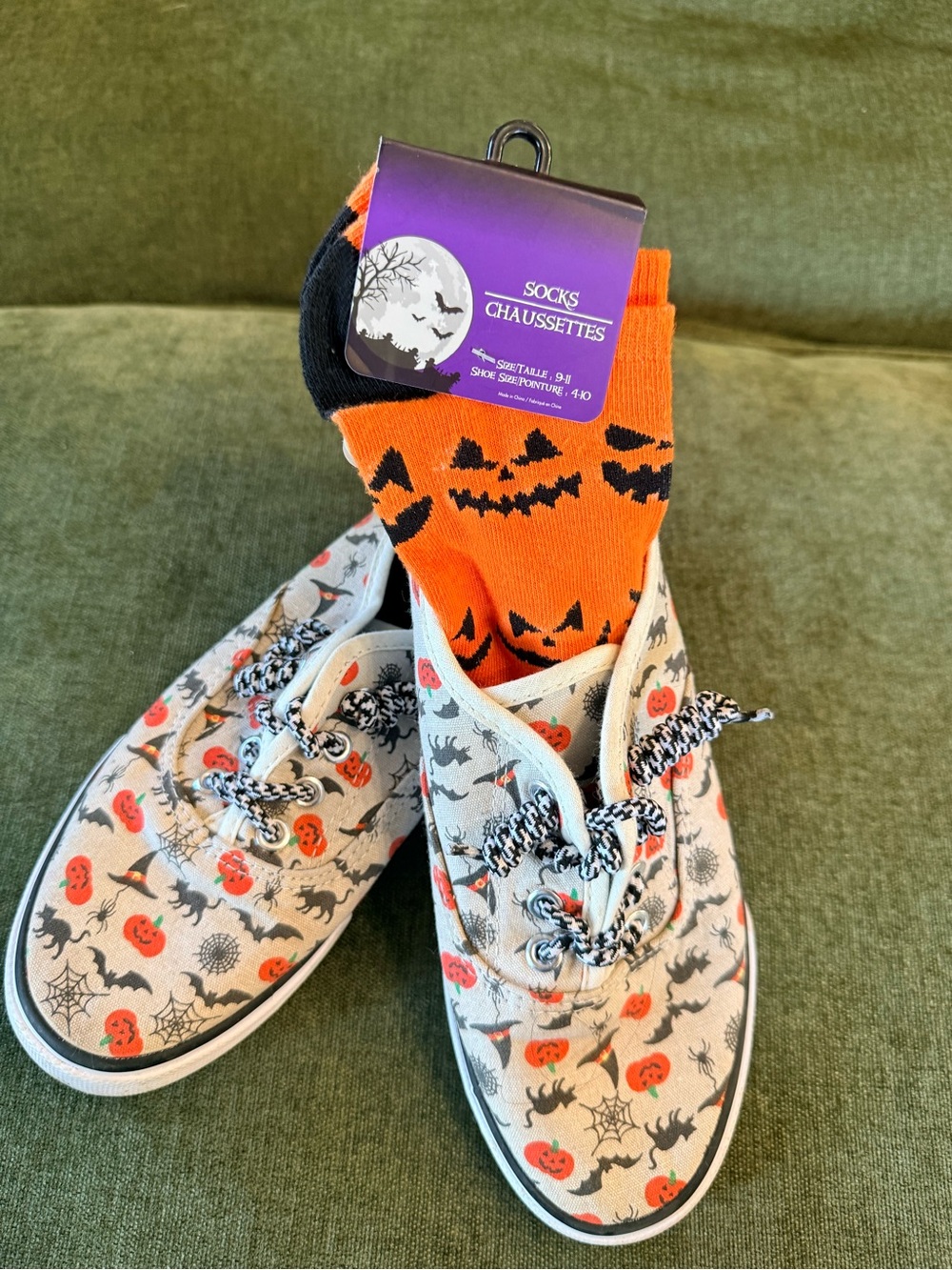 Women’s Halloween Print Canvas Shoes & Socks Bundle - Picture 2 of 5